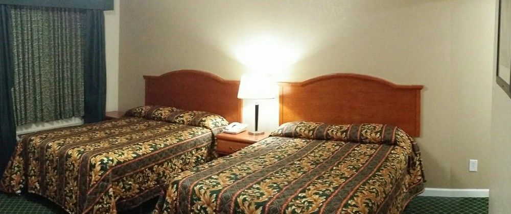 Country Inn Motel Oakdale Buitenkant foto